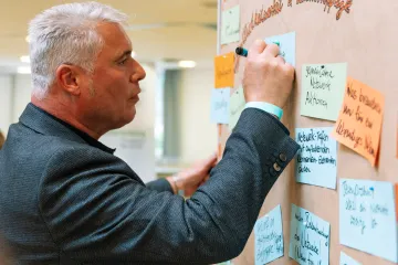 Teilnehmer*innen beim Netzwerktreffen Bildungsberatung Freiburg 2025